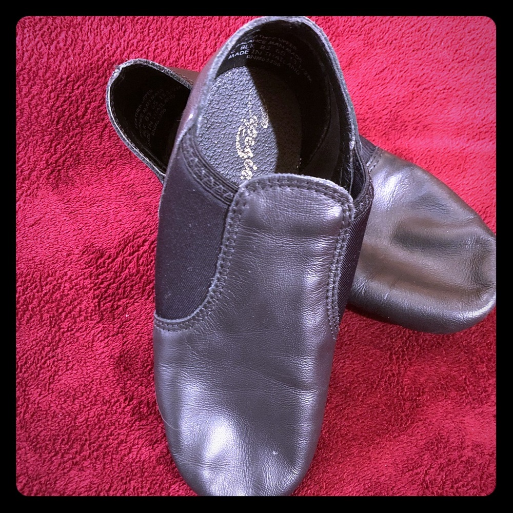 Child Capezio black leather jazz slippers